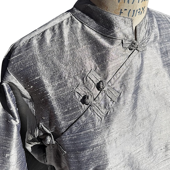 Anthropologie stunning platinum silver silk modern cheongsam blouse. Size Large - Picture 3 of 7